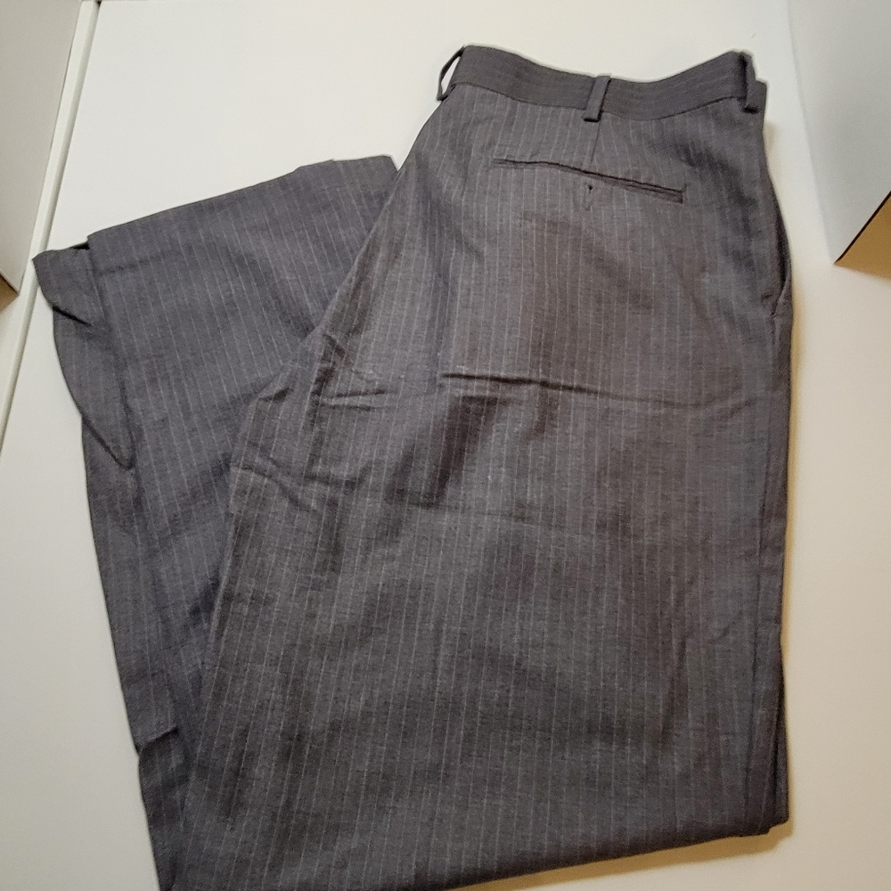 Apt 9 gray performance flex slacks